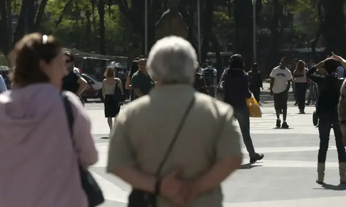 O estudo avaliou o impacto do calor em 17 grupos de doenças conforme os Níveis de Calor do Protocolo de Enfrentamento ao Calor Extremo.