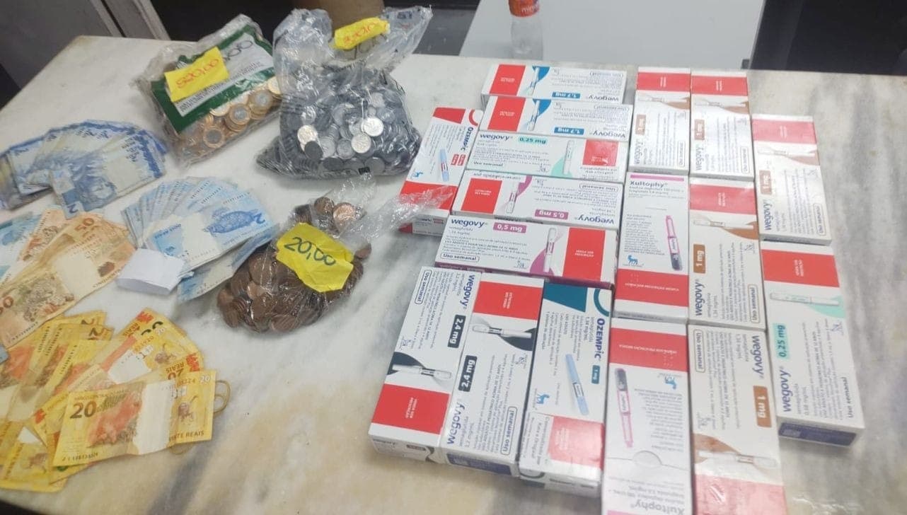 Os medicamentos e o dinheiro roubados foram recuperados
