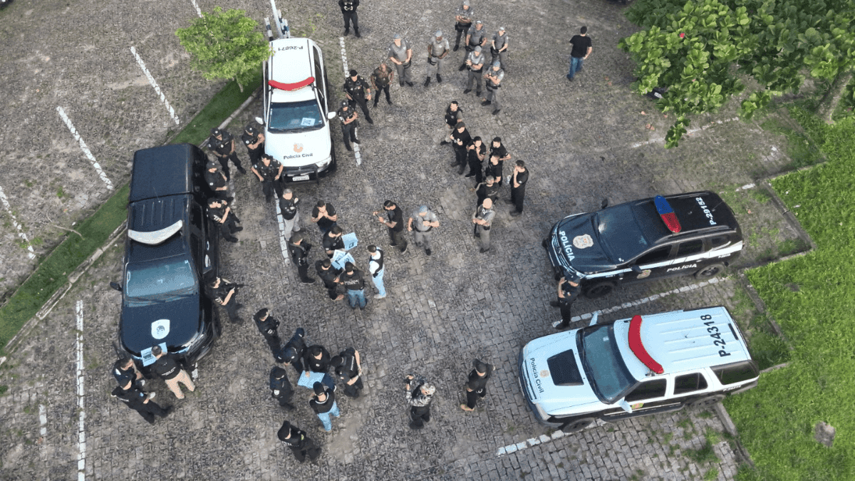50 Policiais e 28 viaturas participaram destes 15 mandados de busca e apreensão