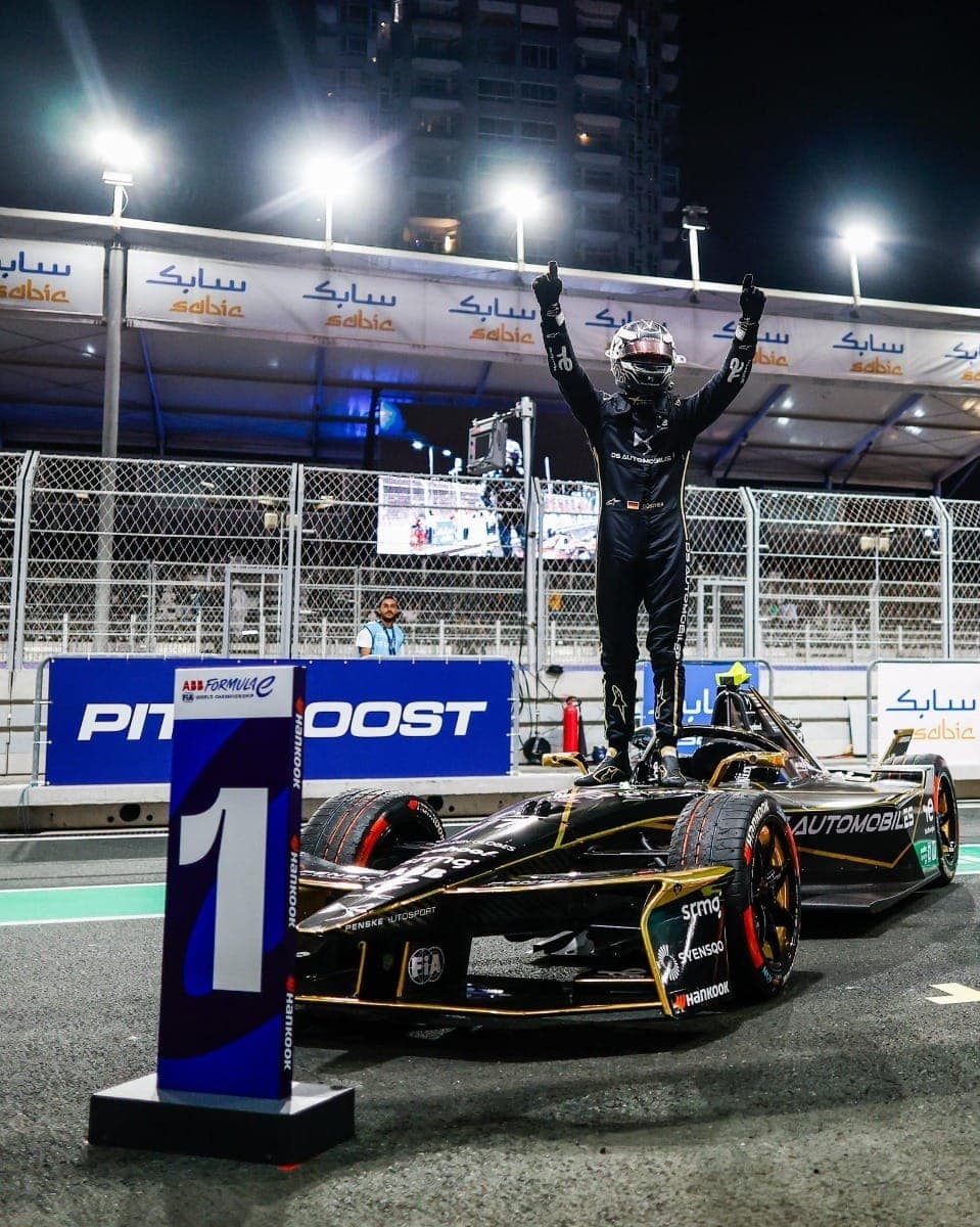 Maximilian Günther após vencer corrida 1 em Jeddah