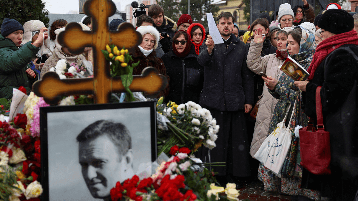 Pessoas homenageiam Alexei Navalny em Moscou