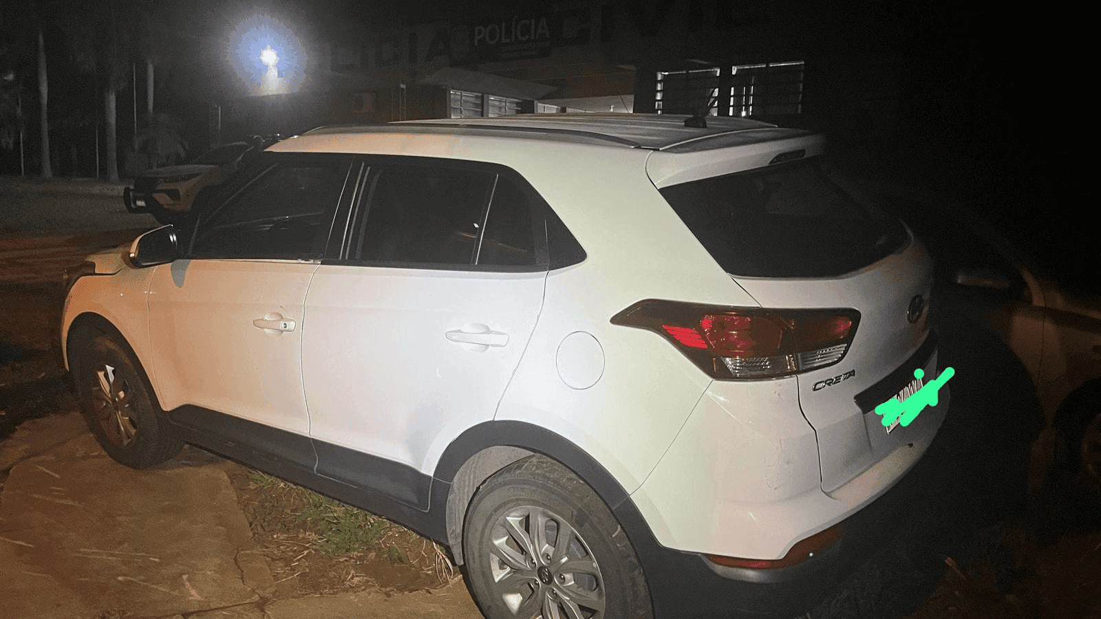 Os policiais descobriram que as placas eram de outro veículo
