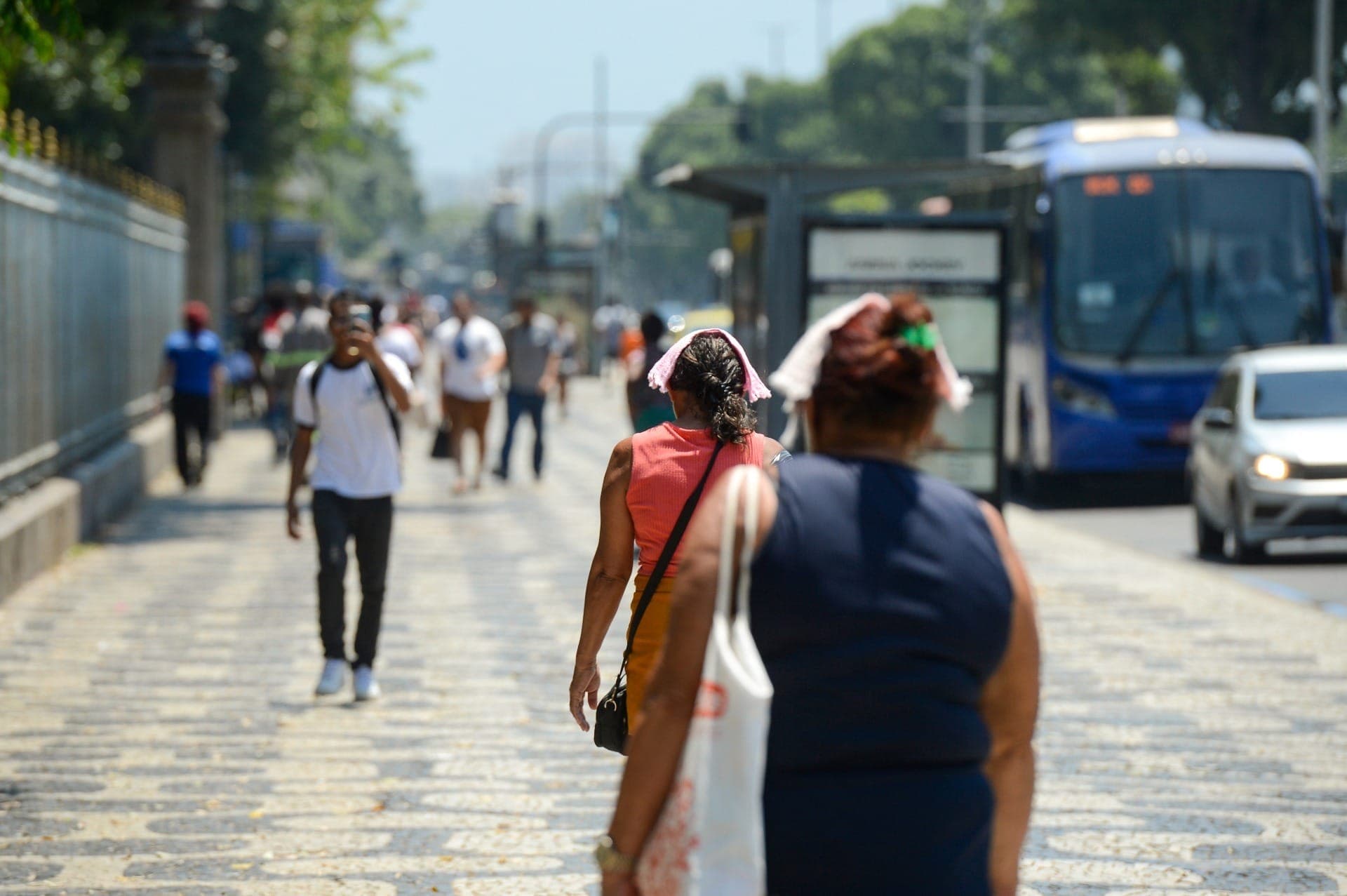 Todos os 92 municípios do estado do Rio estão sob alerta de excesso de calor