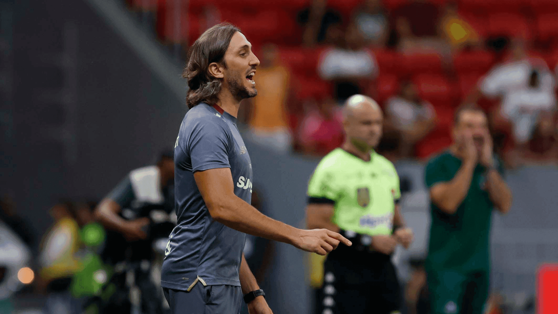 Zubeldía recebeu o terceiro amarelo contra o Palmeiras e está suspenso