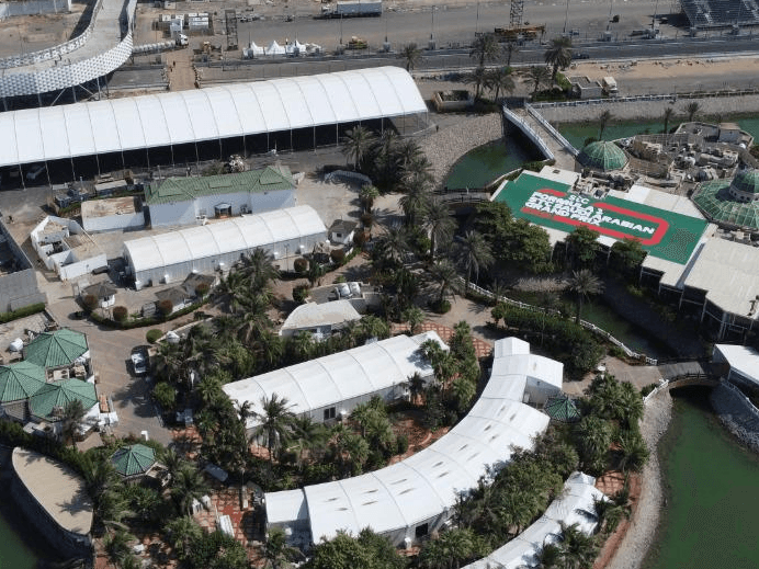 Arábia Saudita irá receber o GP da Fórmula 1 na próxima semana e chegou a preocupar pelo atraso nas construções