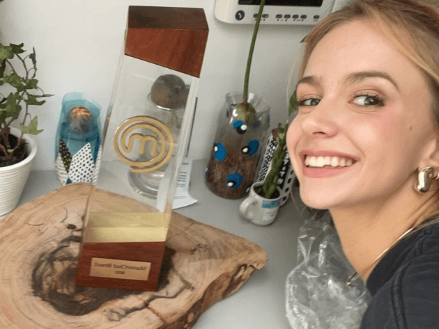 Isabella é a campeã da 8ª temporada do MasterChef Brasil