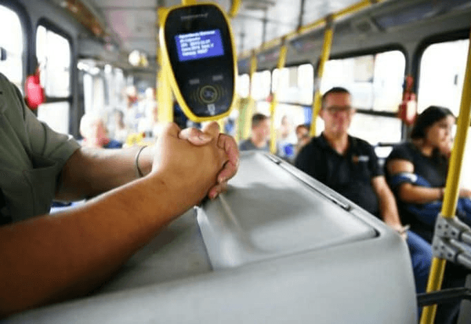 Greve dos trabalhadores dos ônibus afeta transporte de Barueri