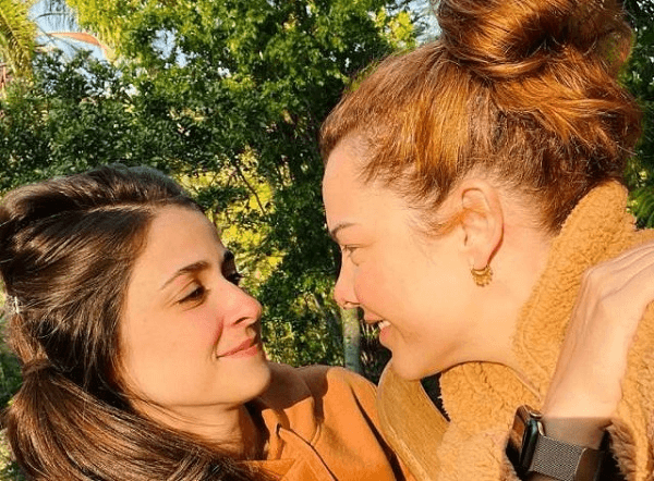 Thiaguinho parabeniza Fernanda Souza e namorada