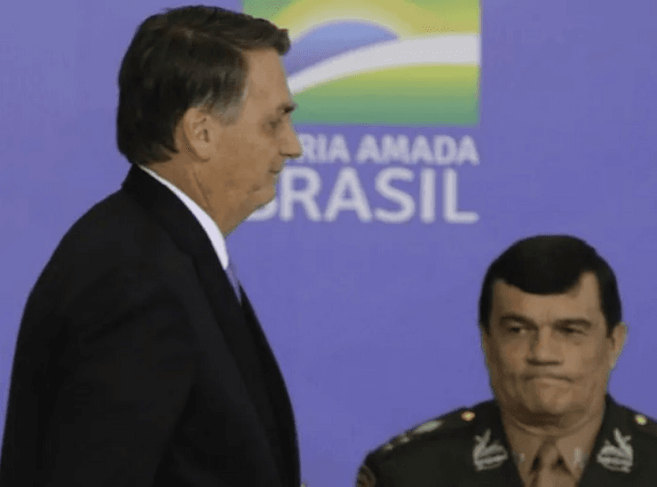 Presidente Jair Bolsonaro com o ministro Paulo Sérgio Nogueira, ex-comandante do Exército