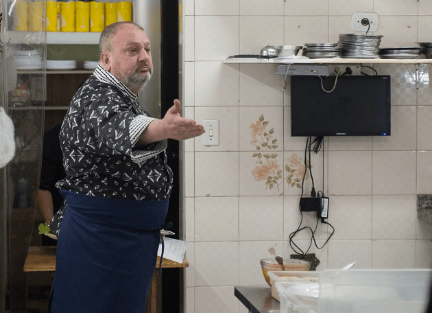 Jacquin durante gravação no El Maktub, em Pesadelo na Cozinha