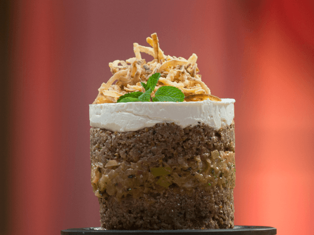 Torre de quibe, prato feito no MasterChef Brasil, tem camada de quibe cru