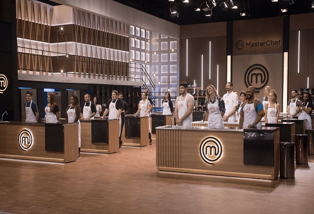 Cores novas, relógio analógico e mais: conheça o cenário da 8ª edição do MasterChef Brasil