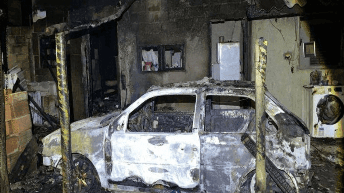 Ataque brutal: homem esfaqueia ex e coloca fogo na casa em Ubatuba
